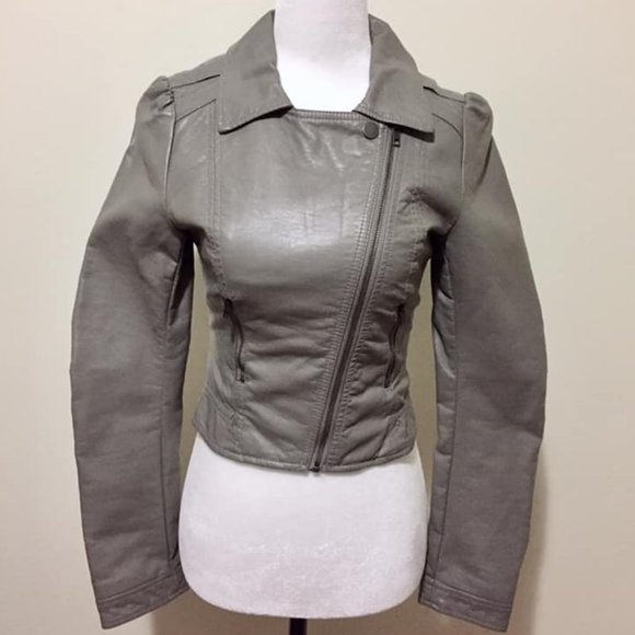 🍒3/$15🍒H&M Gray Faux Leather Jacket